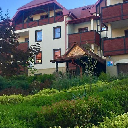 Apartament Parkowa Polana Z Ogrodem Lägenhet Polanica-Zdrój Exteriör bild