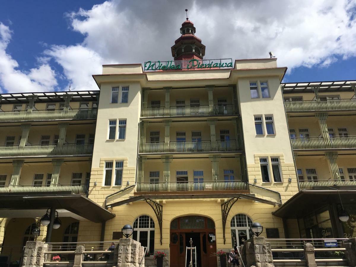 Apartament Parkowa Polana Z Ogrodem Lägenhet Polanica-Zdrój Exteriör bild