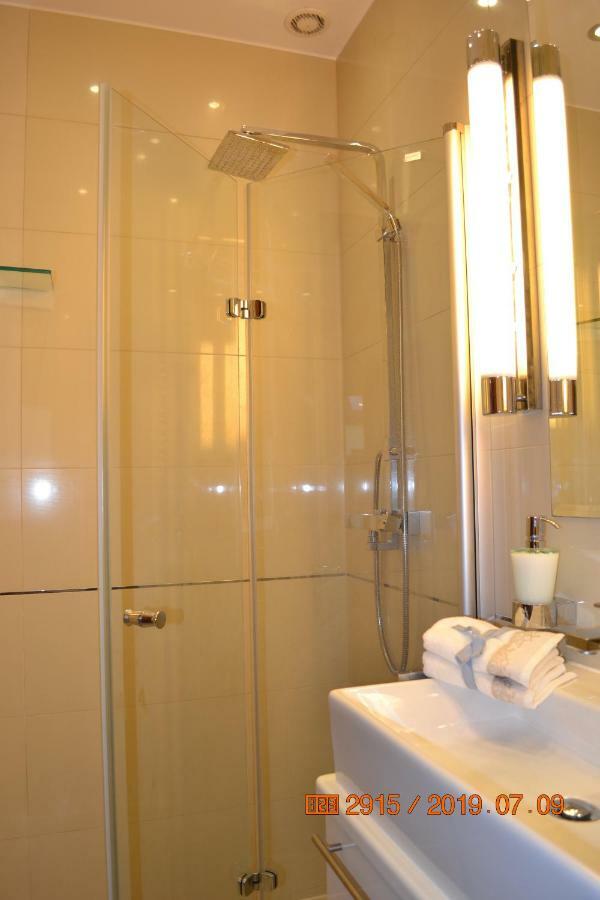 Apartament Parkowa Polana Z Ogrodem Lägenhet Polanica-Zdrój Exteriör bild