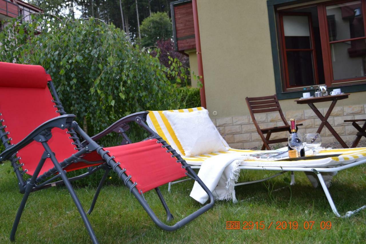 Apartament Parkowa Polana Z Ogrodem Lägenhet Polanica-Zdrój Exteriör bild